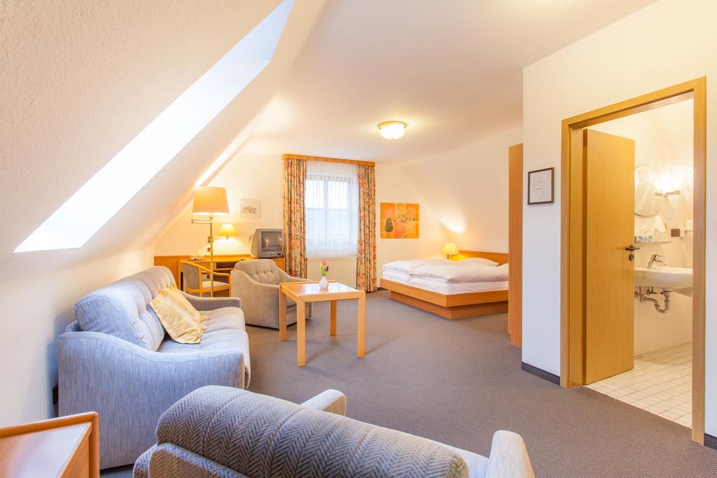 Hotel Restaurant Jägerhof Weisendorf Zimmer foto